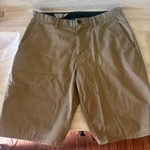 Volcom size 32 tan shorts